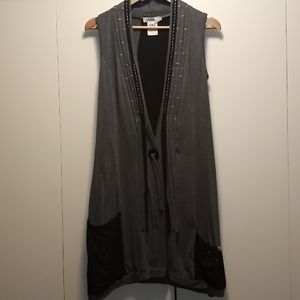 Sleeveless shirt, overshirt?